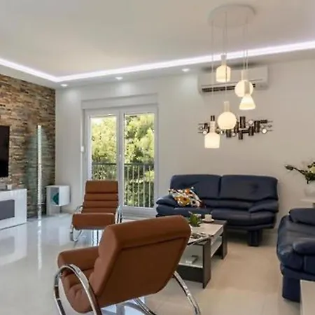 Villa Modern & Stylish With Private Pool *