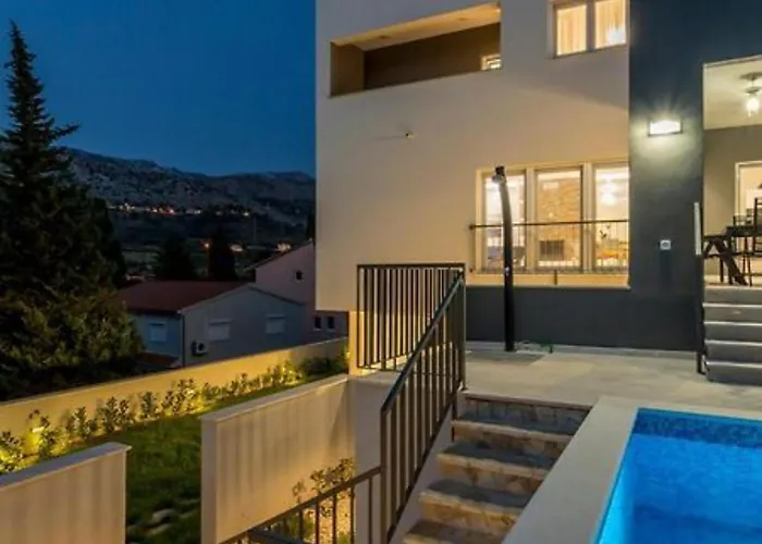 Modern & Stylish With Private Pool Villa *