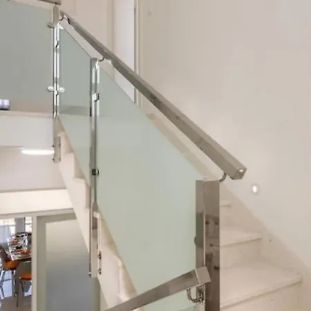 Modern & Stylish With Private Pool 빌라 Tugare