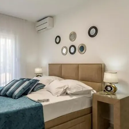 Villa Modern & Stylish With Private Pool Tugare