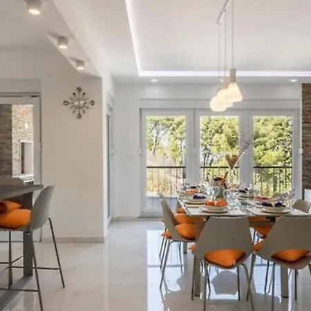 빌라 Modern & Stylish With Private Pool