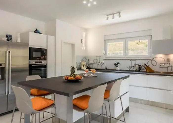 Villa Modern & Stylish With Private Pool *