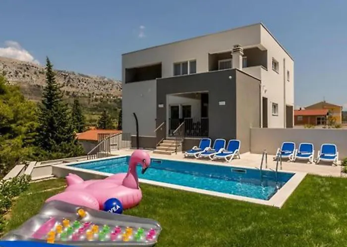 Modern & Stylish With Private Pool * Tugare